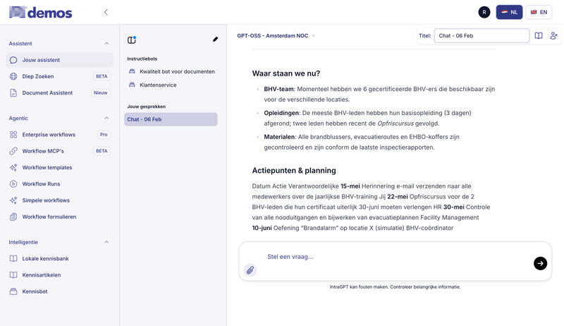 IntraGPT AI Assistant interface met chat en kennisbank